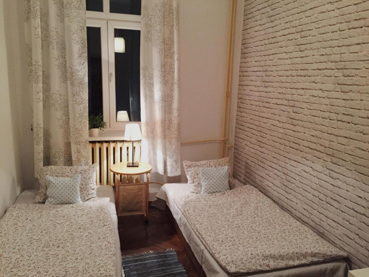 Hostel Aleje 28 Краков Экстерьер фото