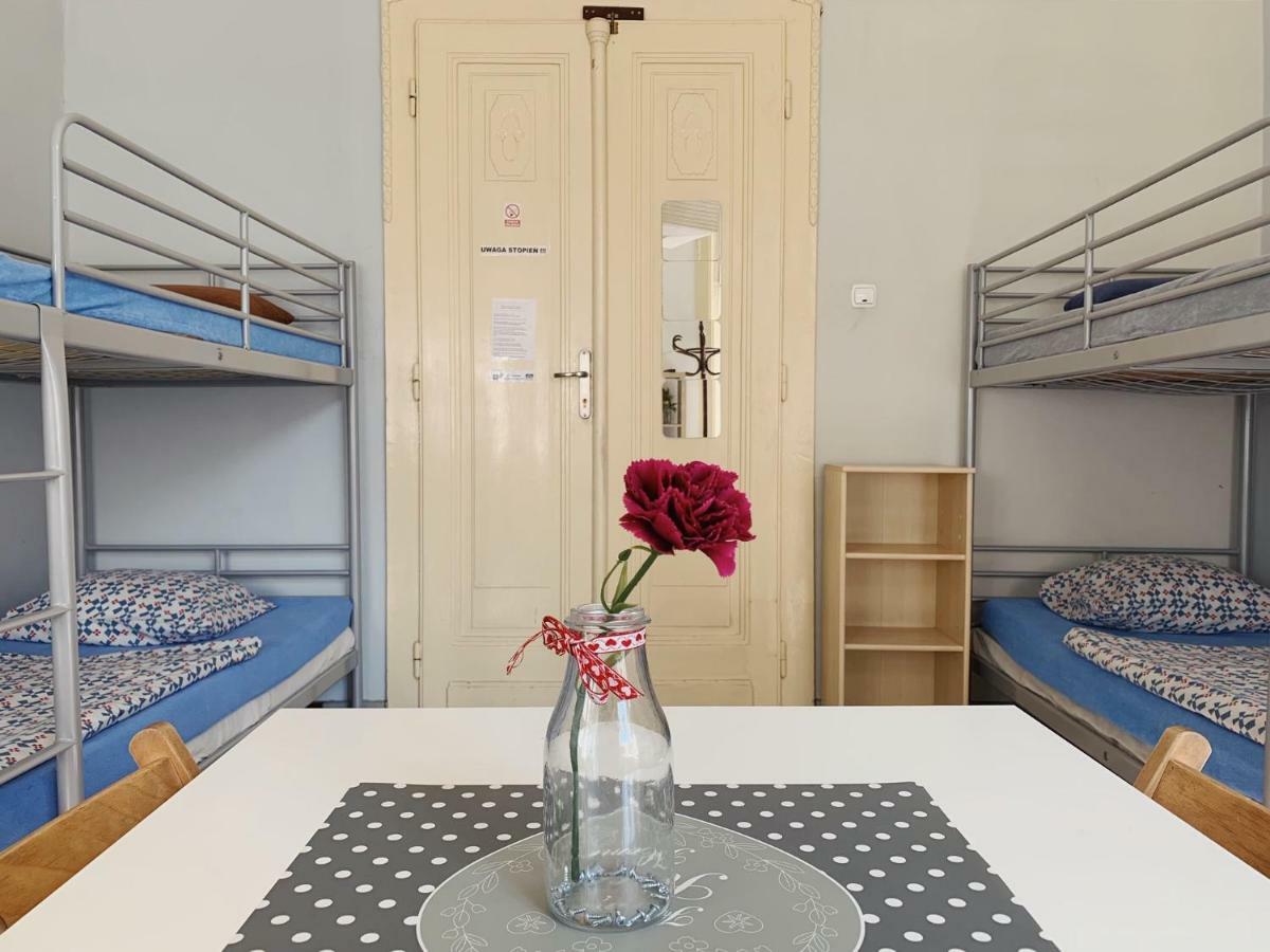 Hostel Aleje 28 Краков Экстерьер фото