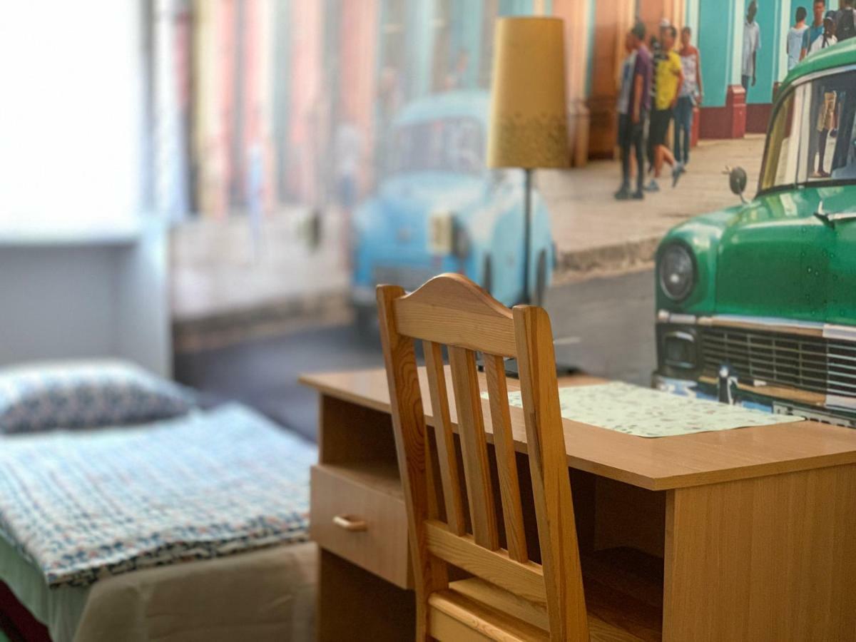 Hostel Aleje 28 Краков Экстерьер фото