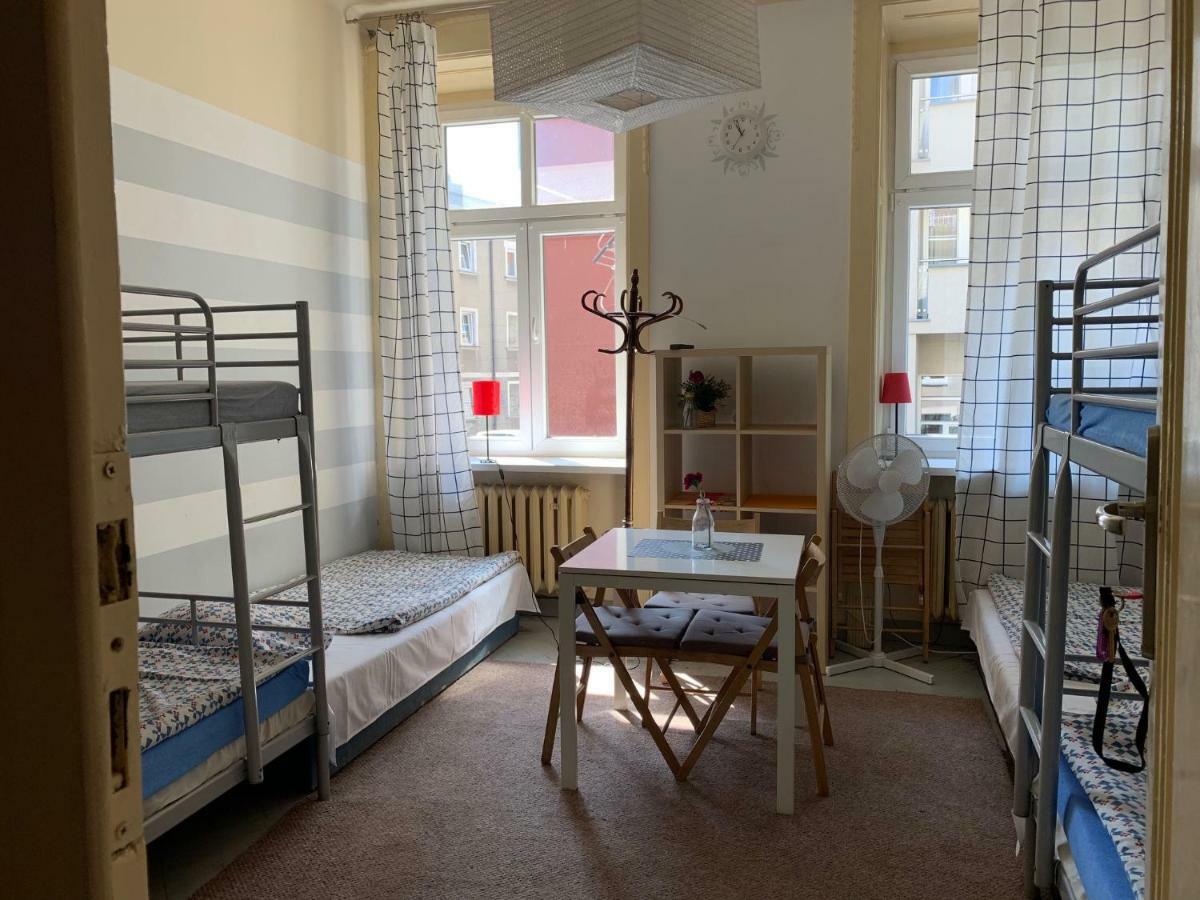 Hostel Aleje 28 Краков Экстерьер фото